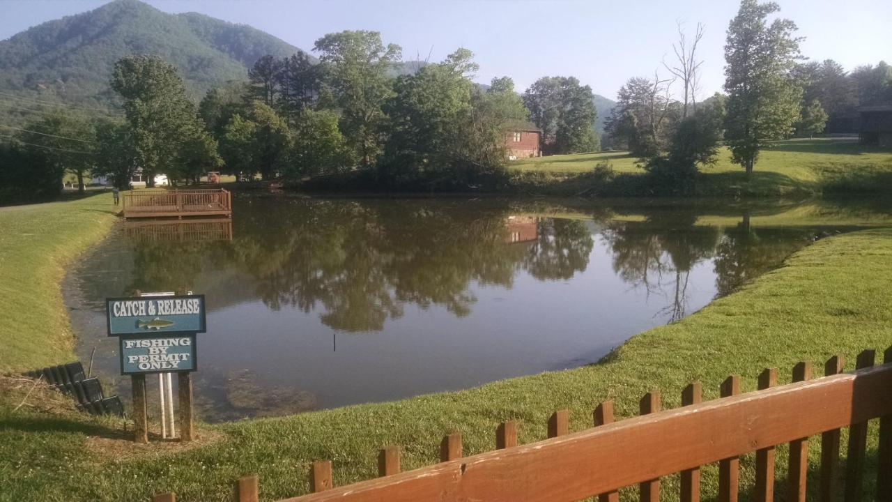 Hemlock Hollow, Pool Access, 1089 Free Tickets Each Paid Day, Dollywood And More Sevierville Exterior photo